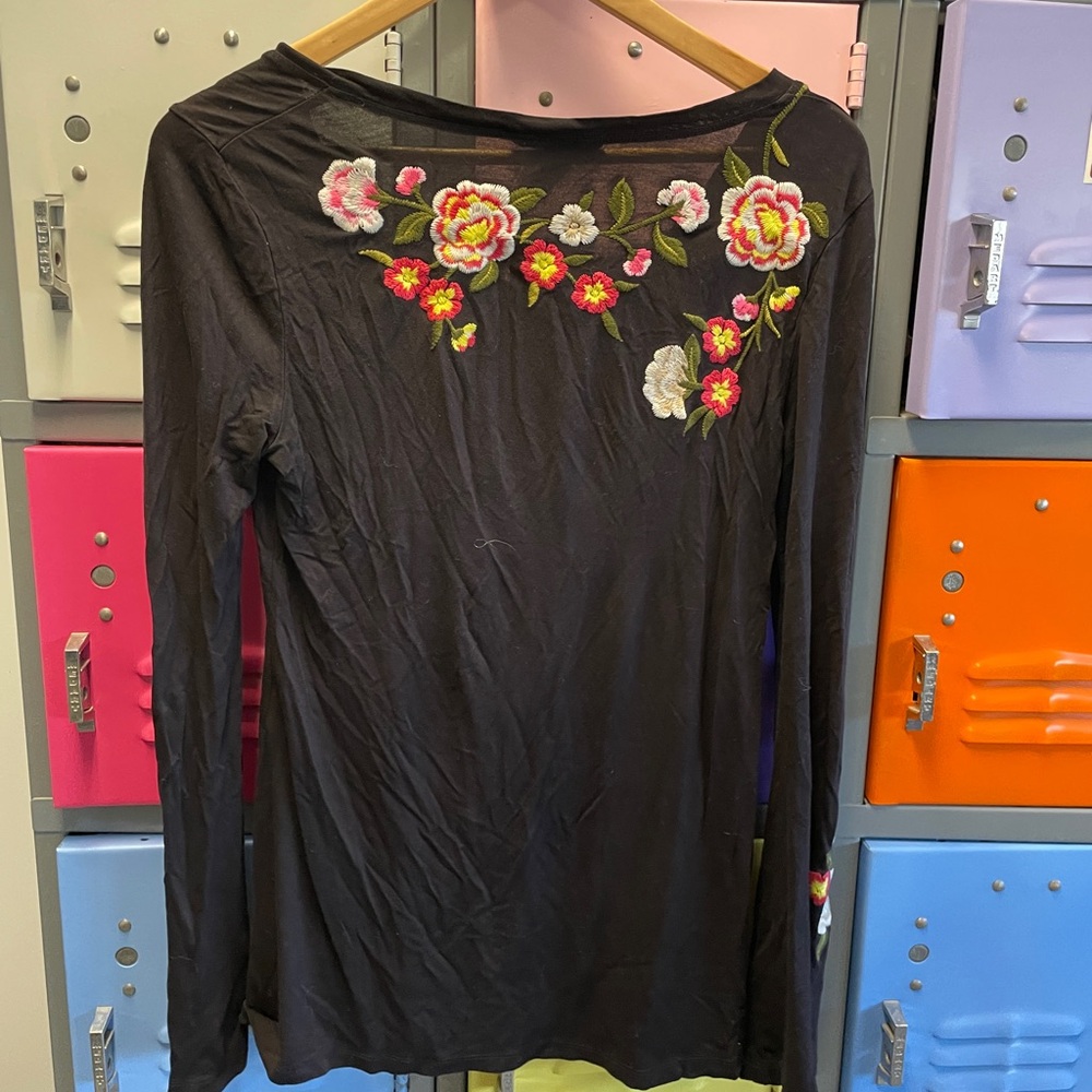 Black Floral Embroidered Women's Top - Picture 2 of 3